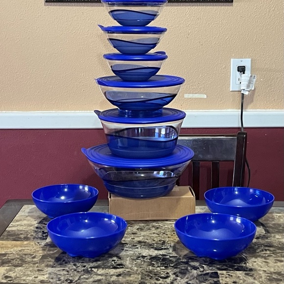 Tupperware Blue luxury Set - Picture 2 of 2